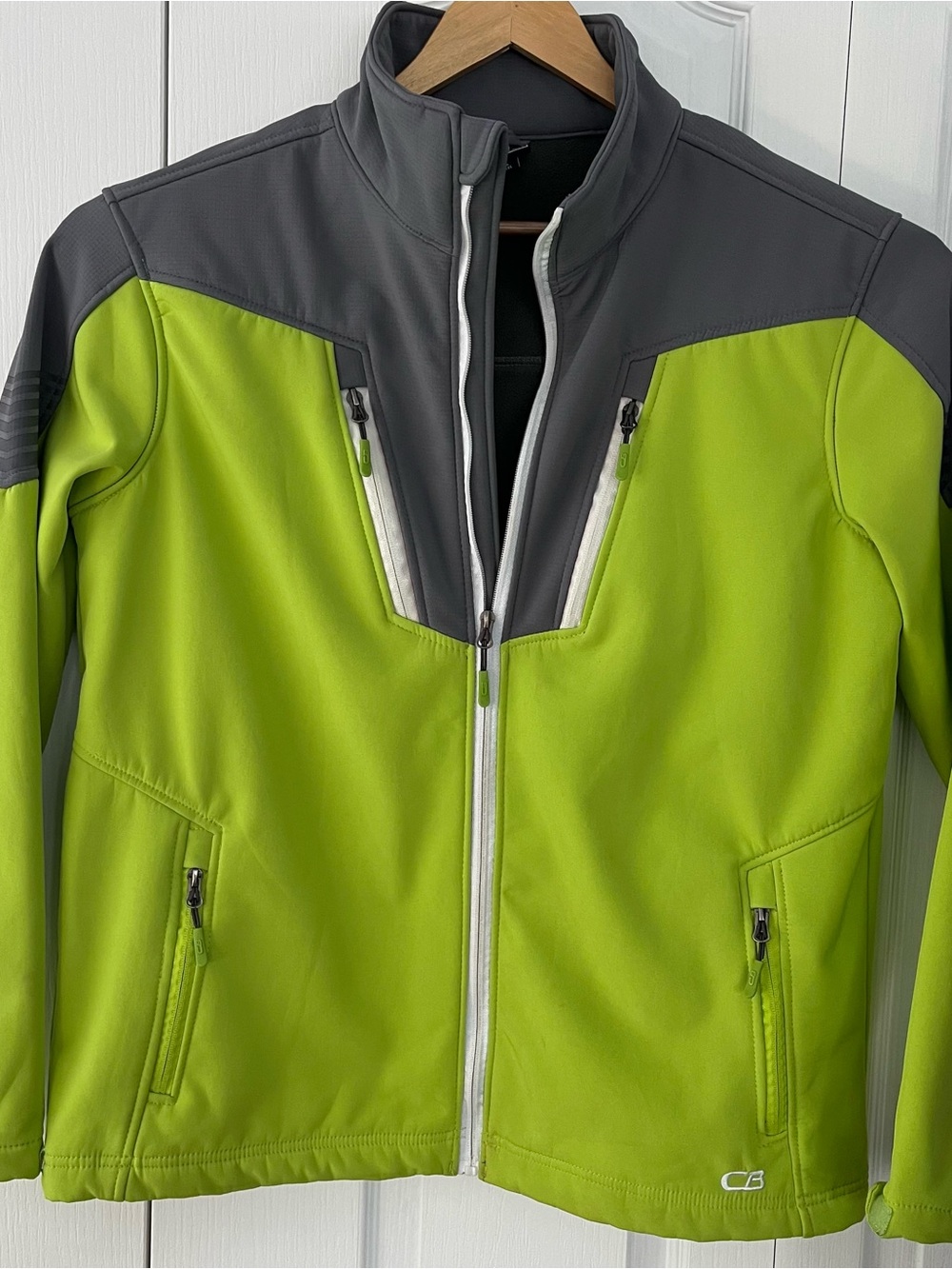 CB Men Softshell Full Zip Green/Gray Color Block Jacket Large. Stand up collar.